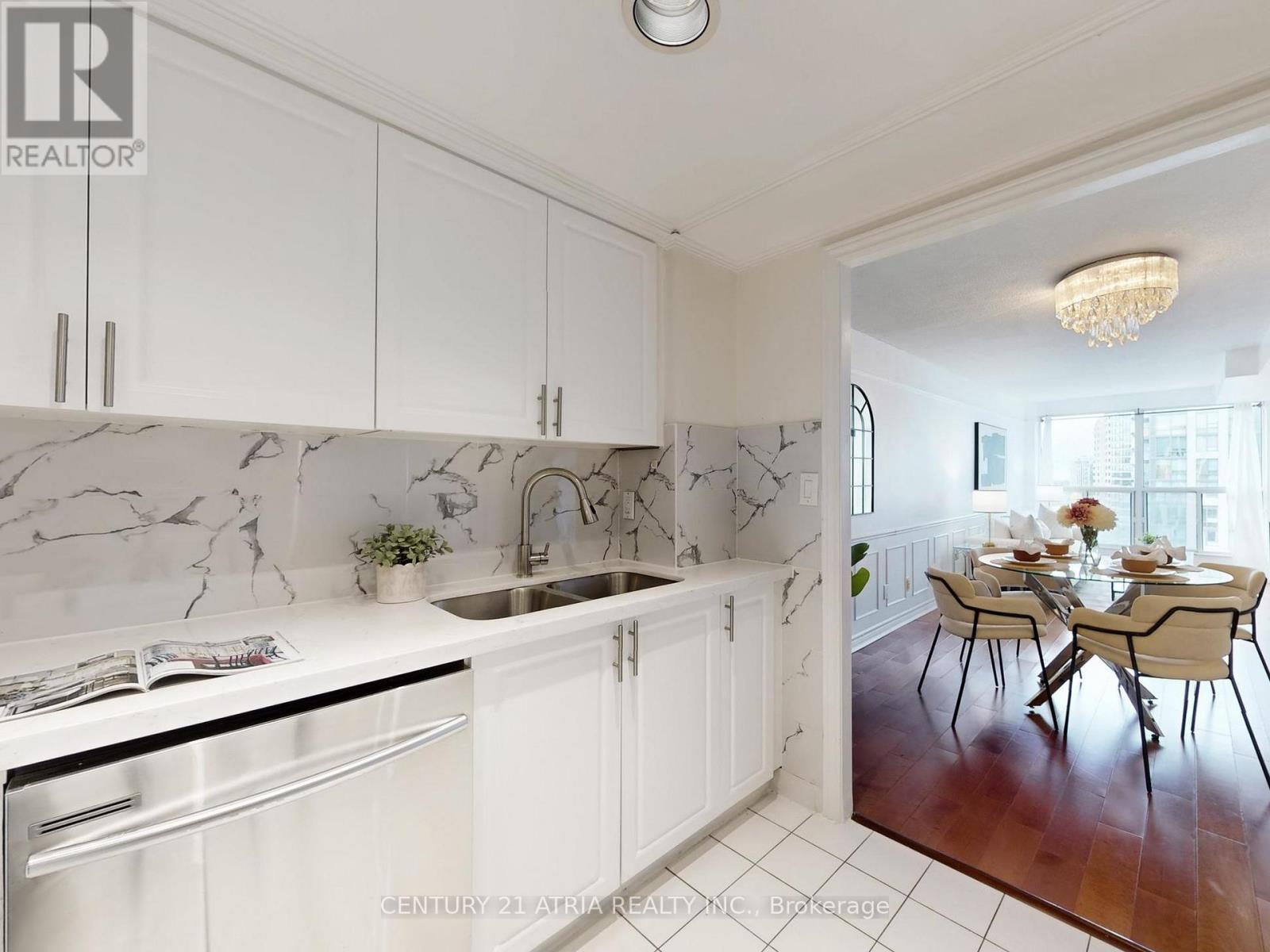 Sph108 - 28 Hollywood Avenue, Toronto, Ontario  M2N 6S4 - Photo 5 - C12695630