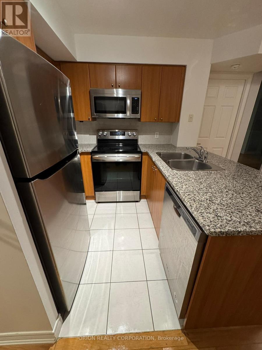 1901 - 30 Grand Trunk Crescent, Toronto, Ontario  M5J 3A4 - Photo 2 - C12695662