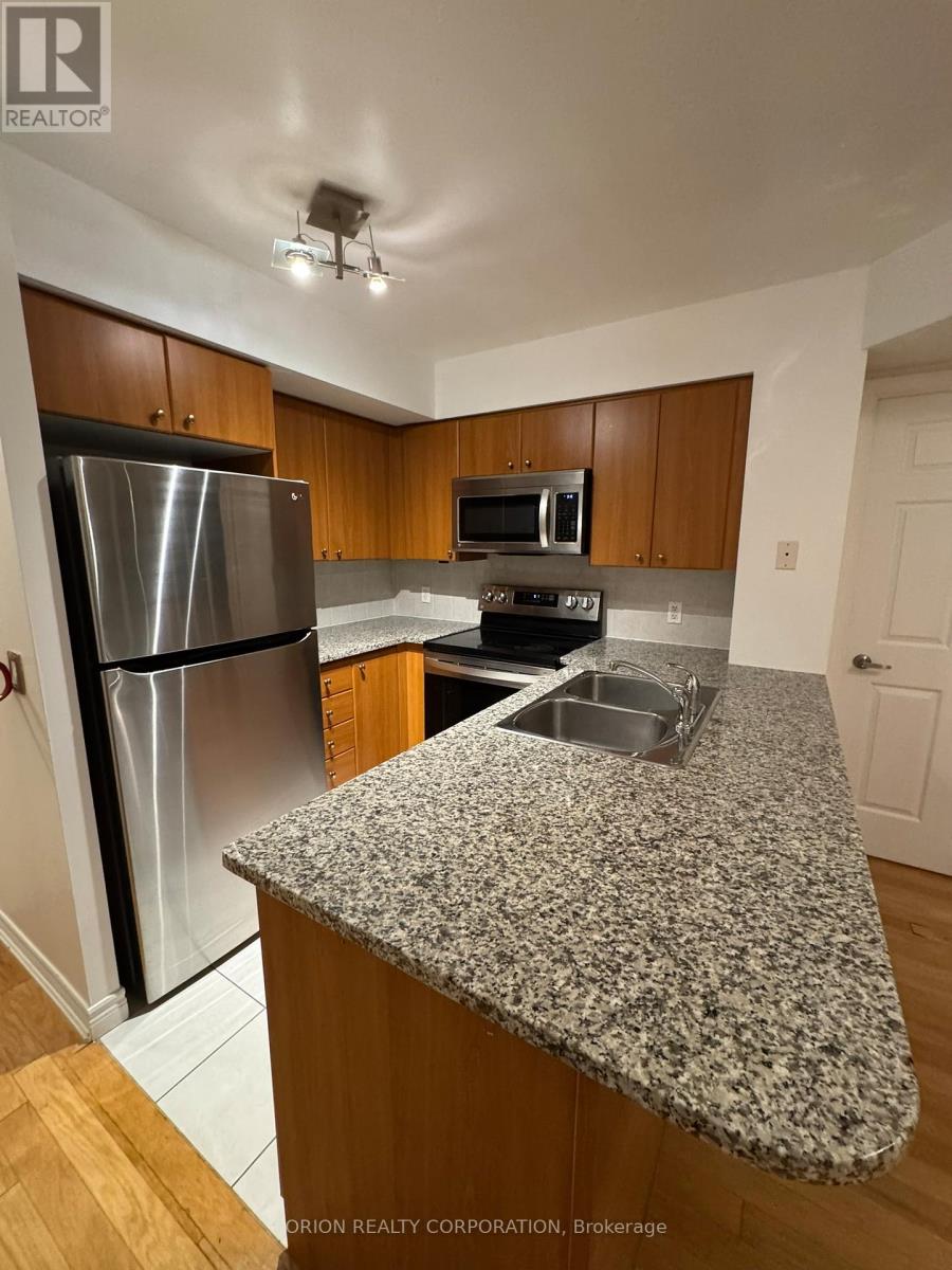 1901 - 30 Grand Trunk Crescent, Toronto, Ontario  M5J 3A4 - Photo 4 - C12695662