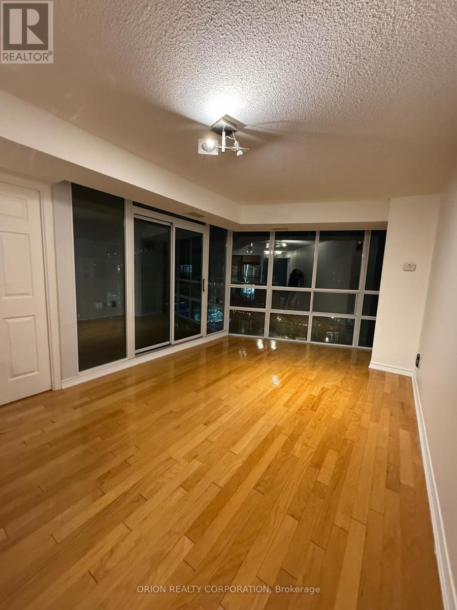 1901 - 30 Grand Trunk Crescent, Toronto, Ontario  M5J 3A4 - Photo 5 - C12695662