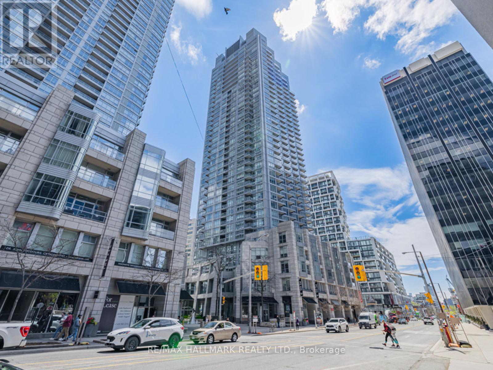 1611 - 2181 Yonge Street, Toronto, Ontario  M4S 3H7 - Photo 1 - C12695668
