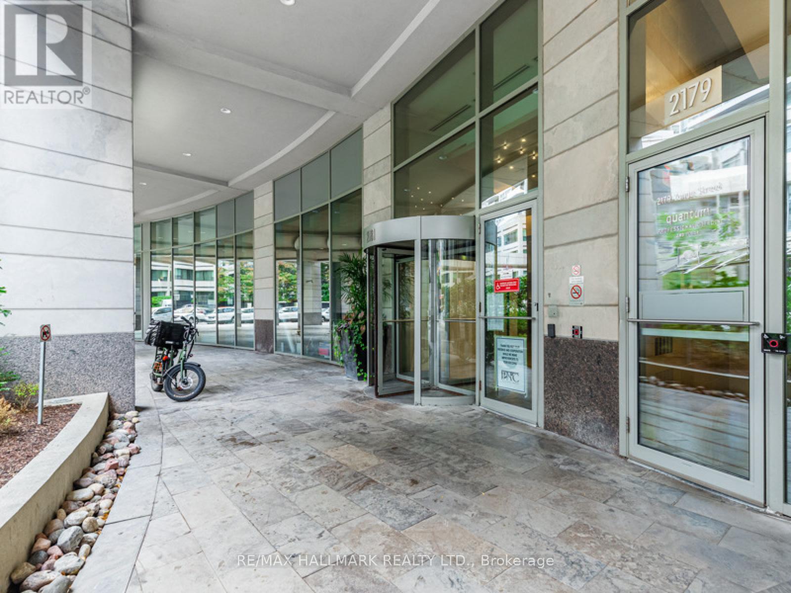 1611 - 2181 Yonge Street, Toronto, Ontario  M4S 3H7 - Photo 3 - C12695668