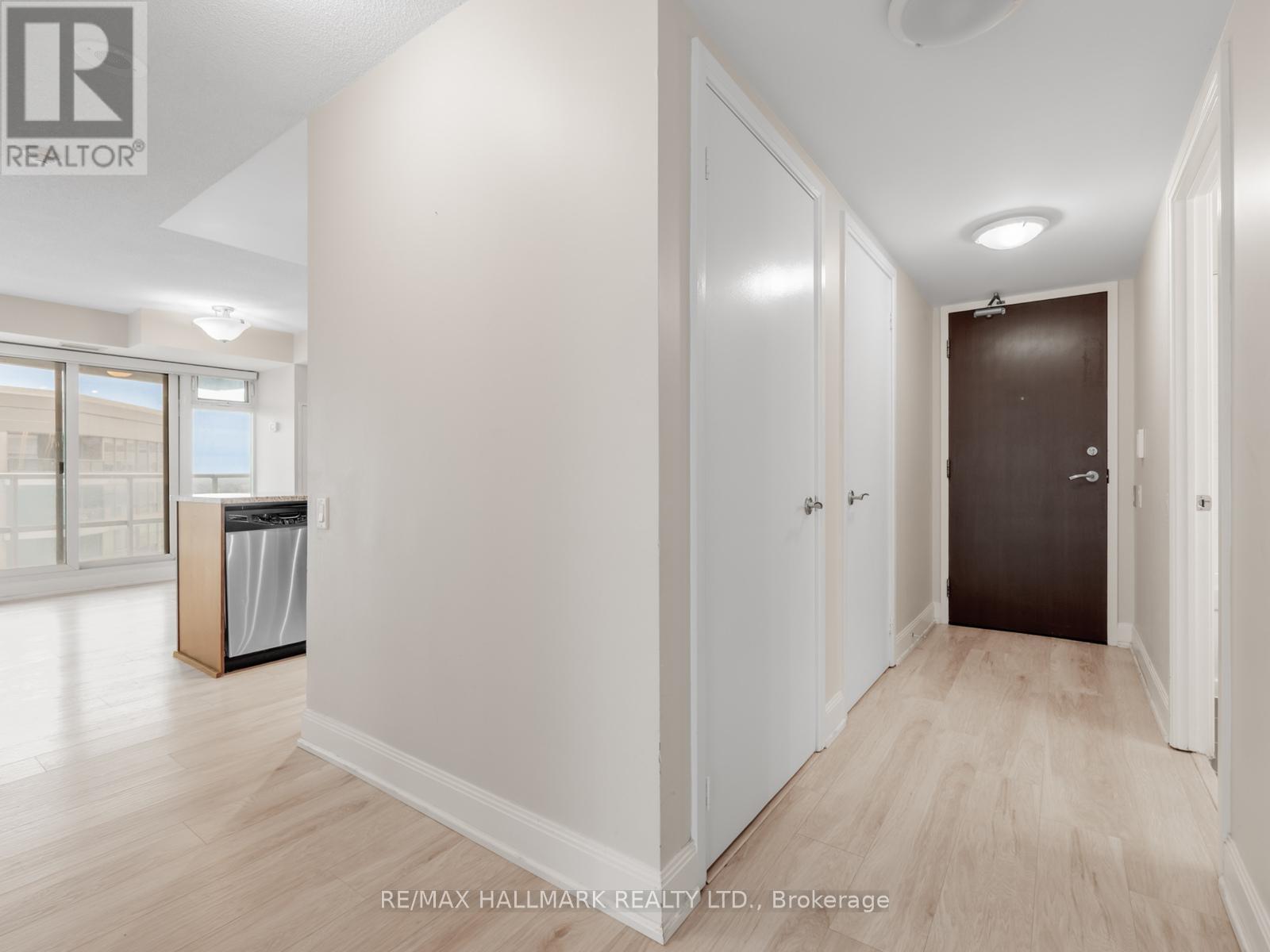 1611 - 2181 Yonge Street, Toronto, Ontario  M4S 3H7 - Photo 5 - C12695668