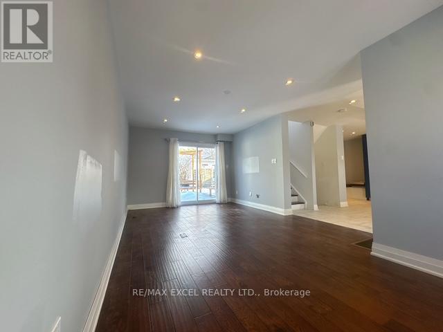 Upper - 39 Crittenden Square, Toronto (Malvern), Ontario  M1B 1V2 - Photo 8 - E12695472