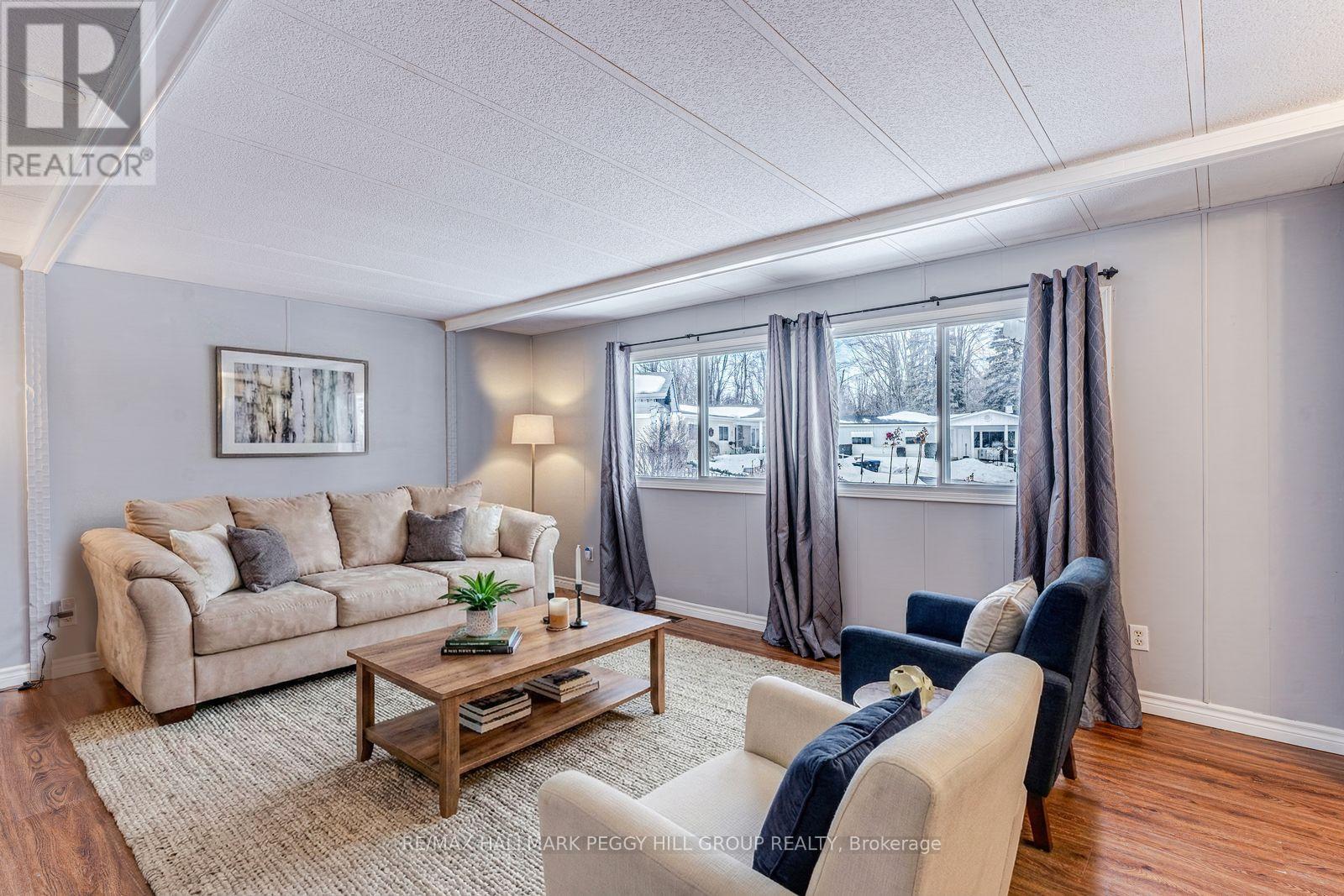 6 Hickory Court, Innisfil, Ontario  L9S 1M1 - Photo 2 - N12695514