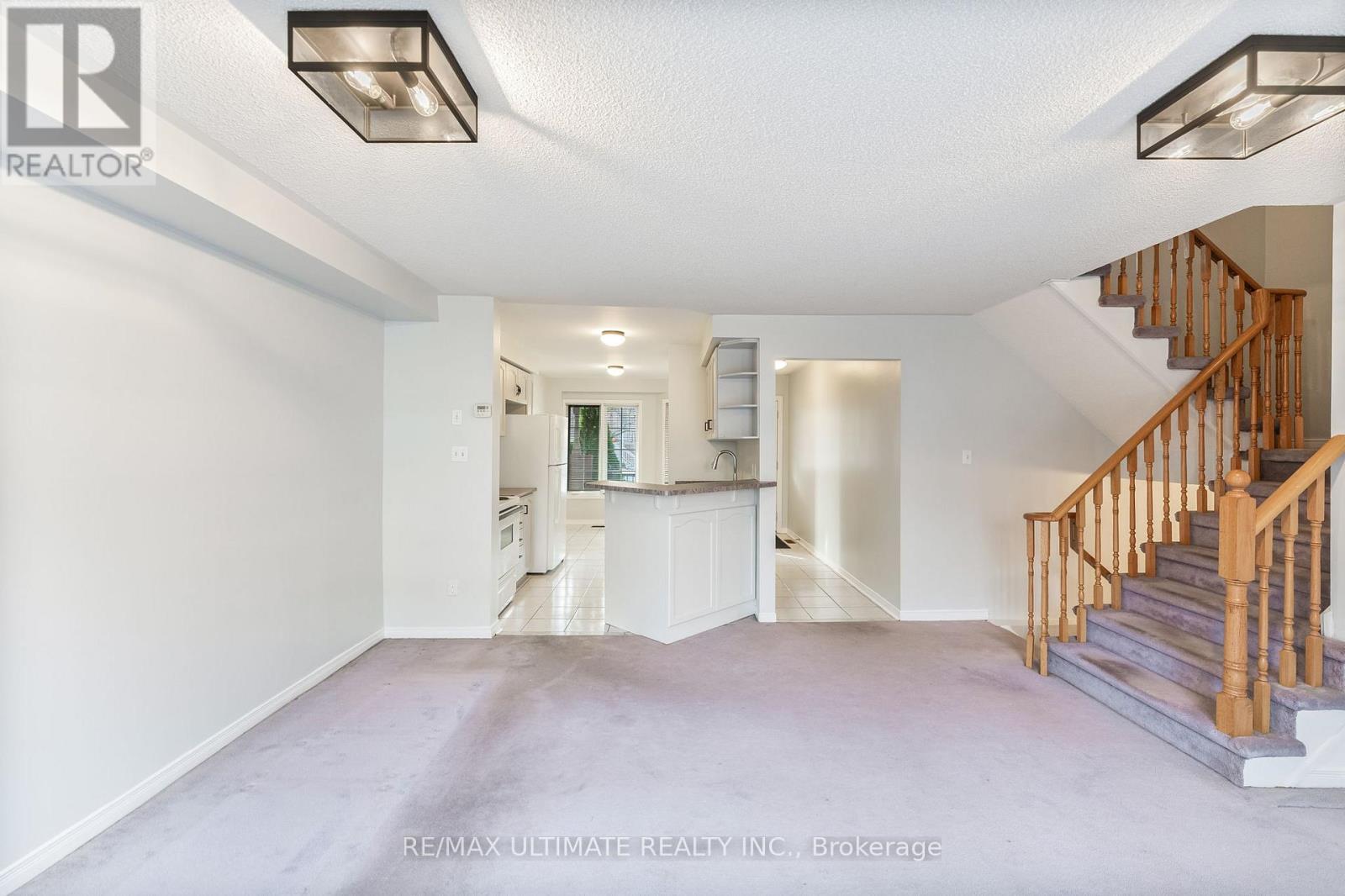 36 Bowler Street, Aurora (Bayview Wellington), Ontario  L4G 7H7 - Photo 3 - N12695594