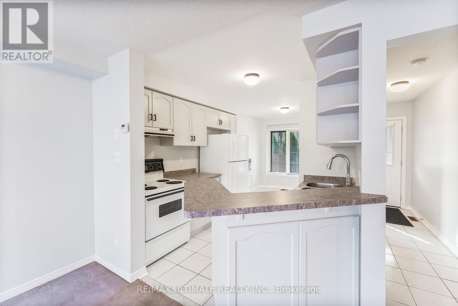 36 Bowler Street, Aurora (Bayview Wellington), Ontario  L4G 7H7 - Photo 6 - N12695594