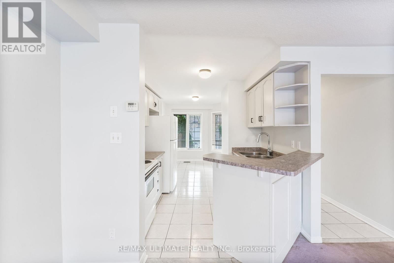 36 Bowler Street, Aurora (Bayview Wellington), Ontario  L4G 7H7 - Photo 7 - N12695594