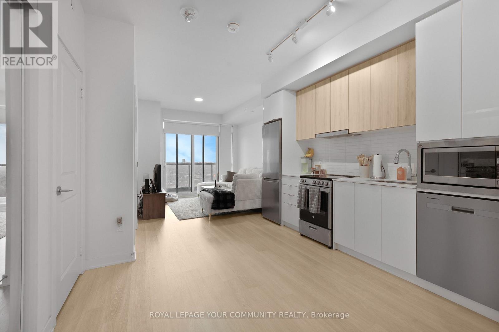 A909 - 30 Upper Mall Way, Vaughan, Ontario  L4J 0L7 - Photo 8 - N12695646