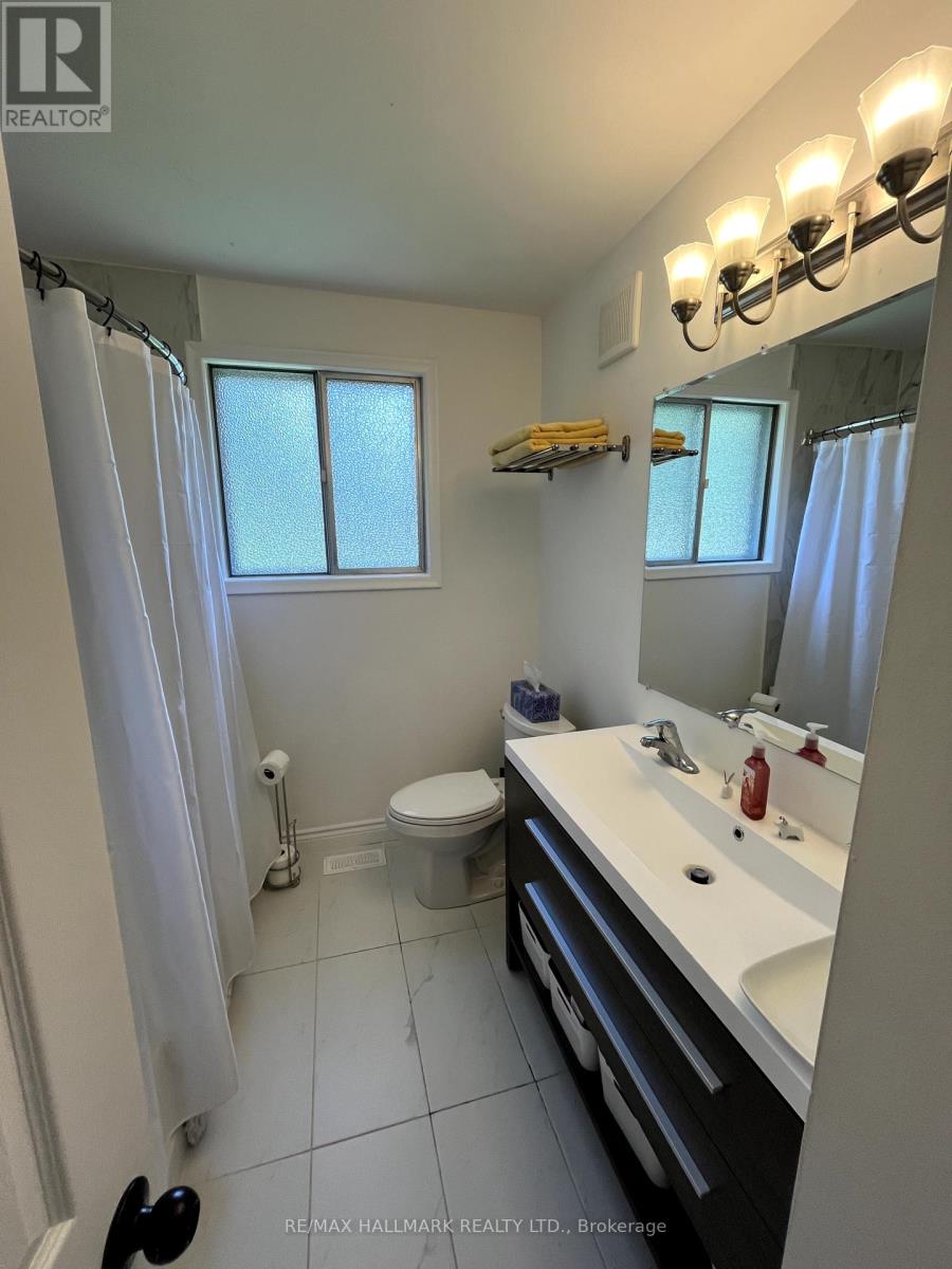 448 Loretta Crescent, Whitchurch-Stouffville (Stouffville), Ontario  L4A 7G2 - Photo 8 - N12695652