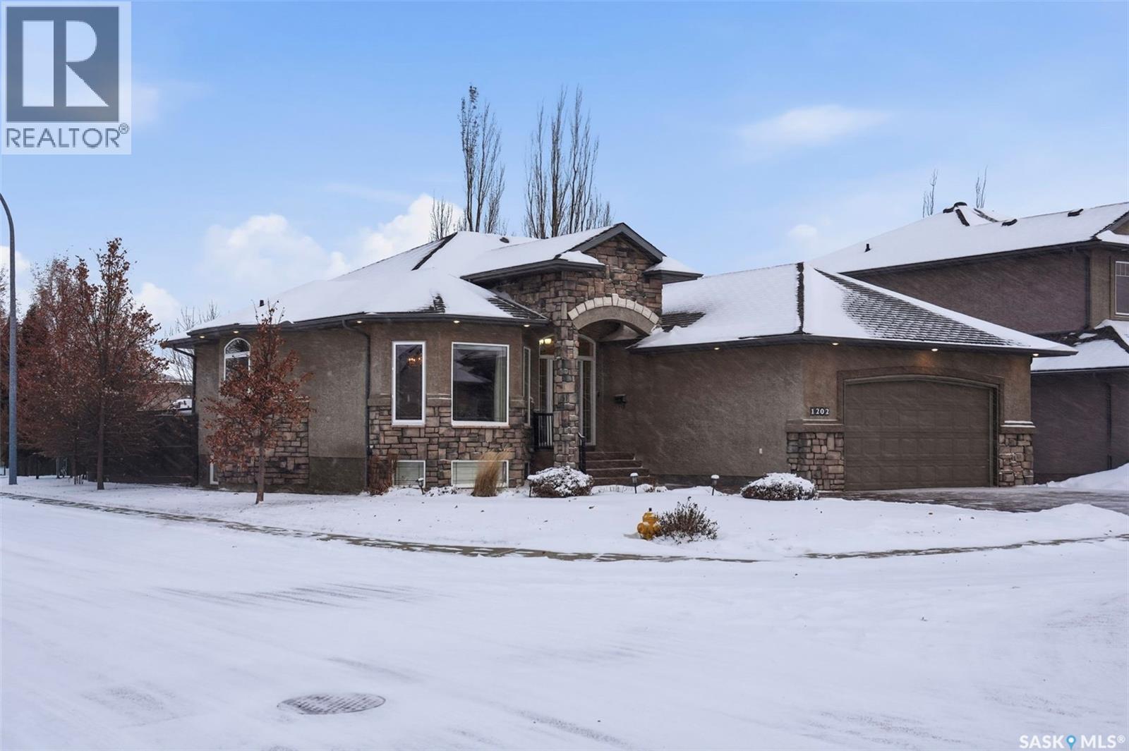 1202 Beechmont View, Saskatoon, Saskatchewan  S7V 1E1 - Photo 2 - SK026802