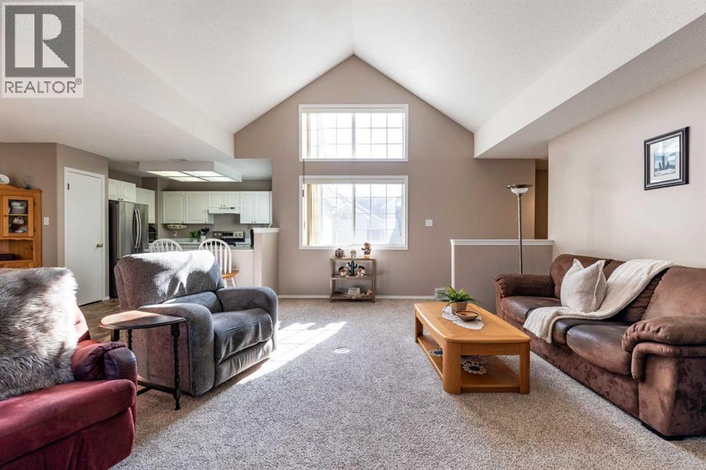 304, 221 Cameron Road Se, Medicine Hat, Alberta  T1B 4B5 - Photo 3 - A2277103