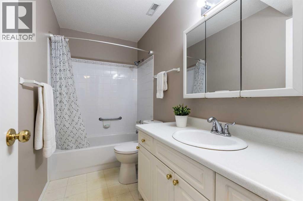 304, 221 Cameron Road Se, Medicine Hat, Alberta  T1B 4B5 - Photo 21 - A2277103