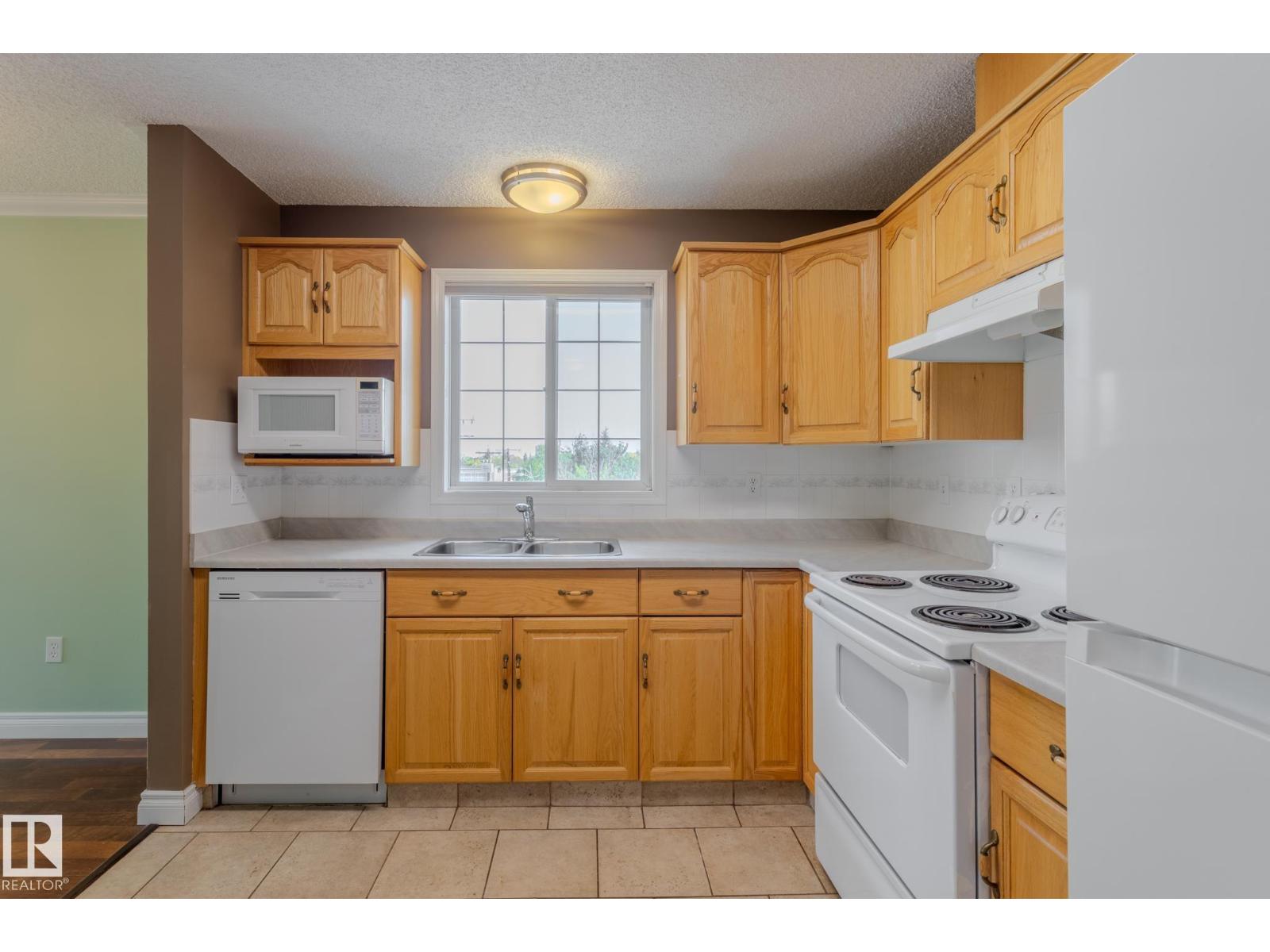 #305 13450 114 Av Nw, Edmonton, Alberta  T5M 4C4 - Photo 4 - E4469977