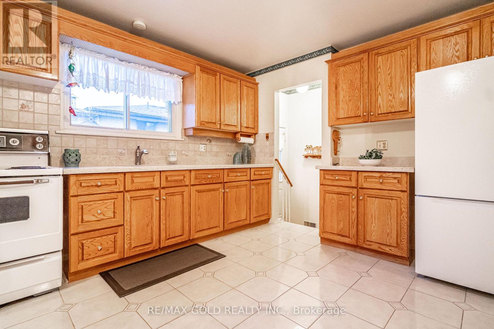 45 Belmont Drive, Brampton, Ontario  L6T 2K5 - Photo 15 - W12694920