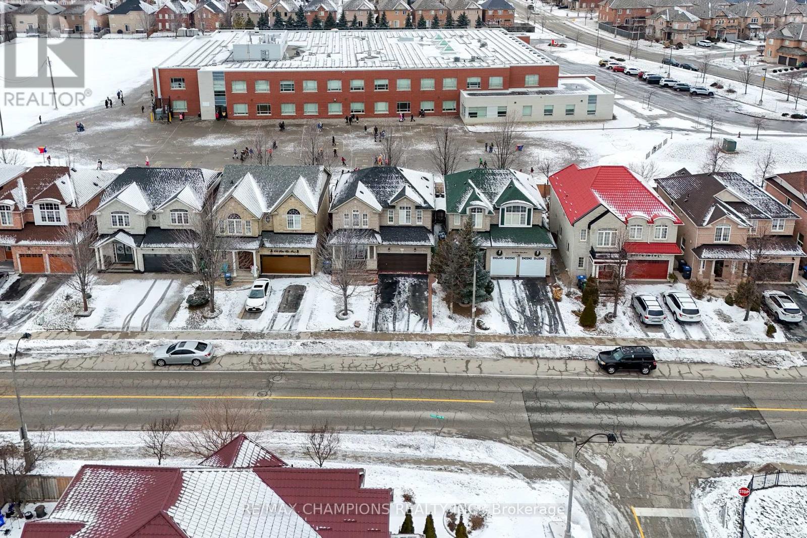 456 Father Tobin Road, Brampton, Ontario  L6R 0S2 - Photo 3 - W12695478