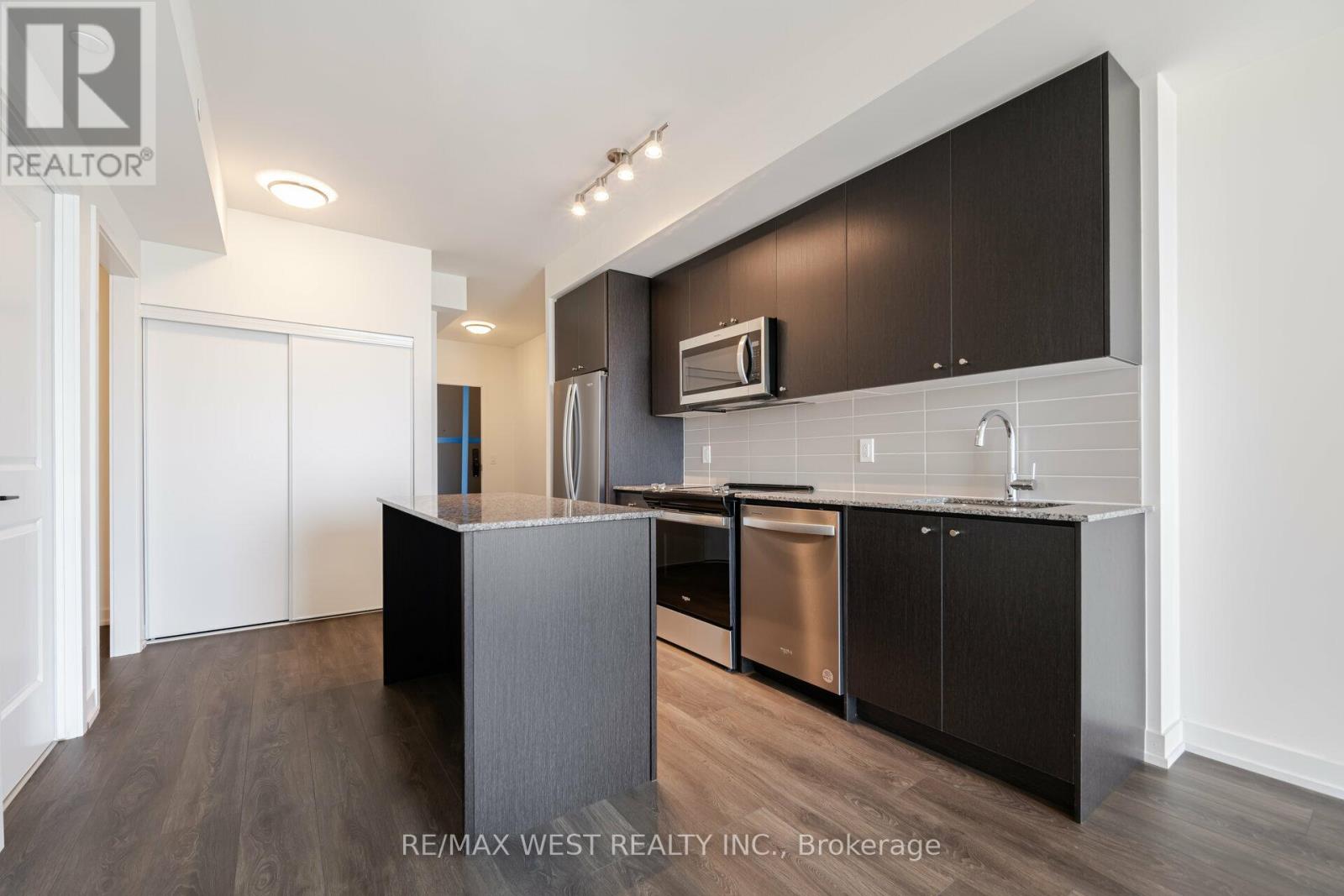 1511 - 335 Wheat Boom Drive, Oakville, Ontario  L6H 7X4 - Photo 10 - W12695482