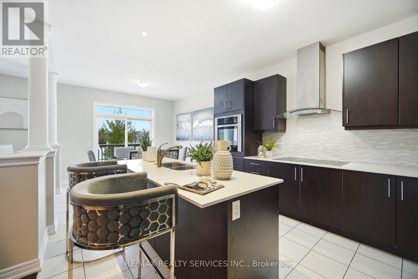 82 Waterville Way, Caledon, Ontario  L7C 3P2 - Photo 8 - W12695490