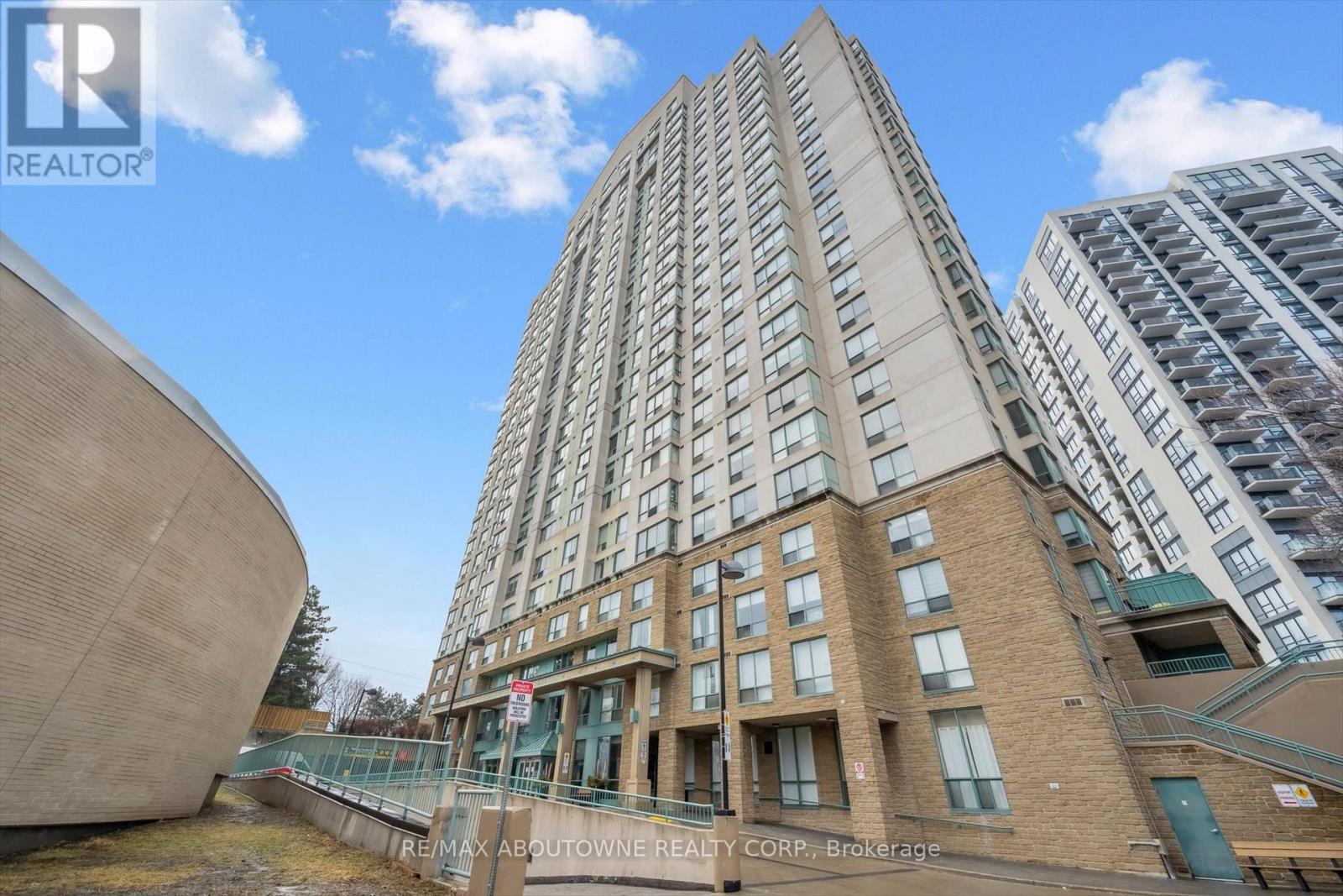 1709 - 101 Subway Crescent, Toronto, Ontario  M9B 6K4 - Photo 1 - W12695524