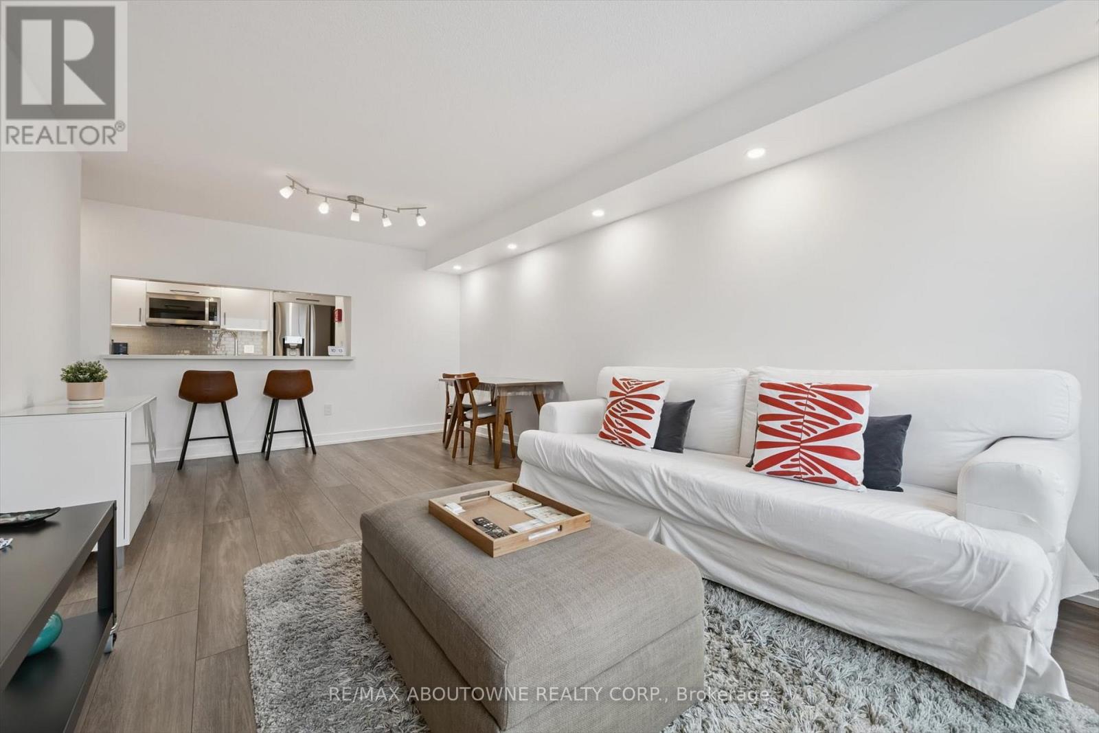 1709 - 101 Subway Crescent, Toronto, Ontario  M9B 6K4 - Photo 12 - W12695524