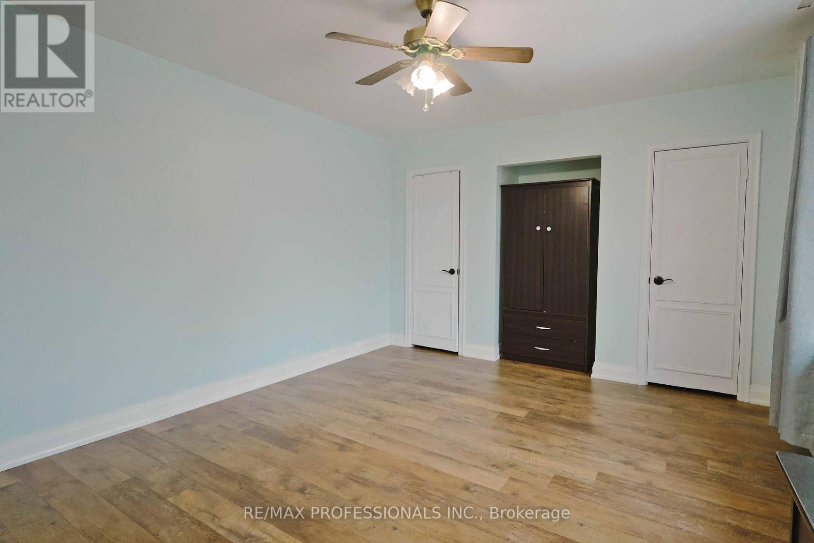 109 Botfield Avenue, Toronto, Ontario  M9B 4E6 - Photo 14 - W12695534