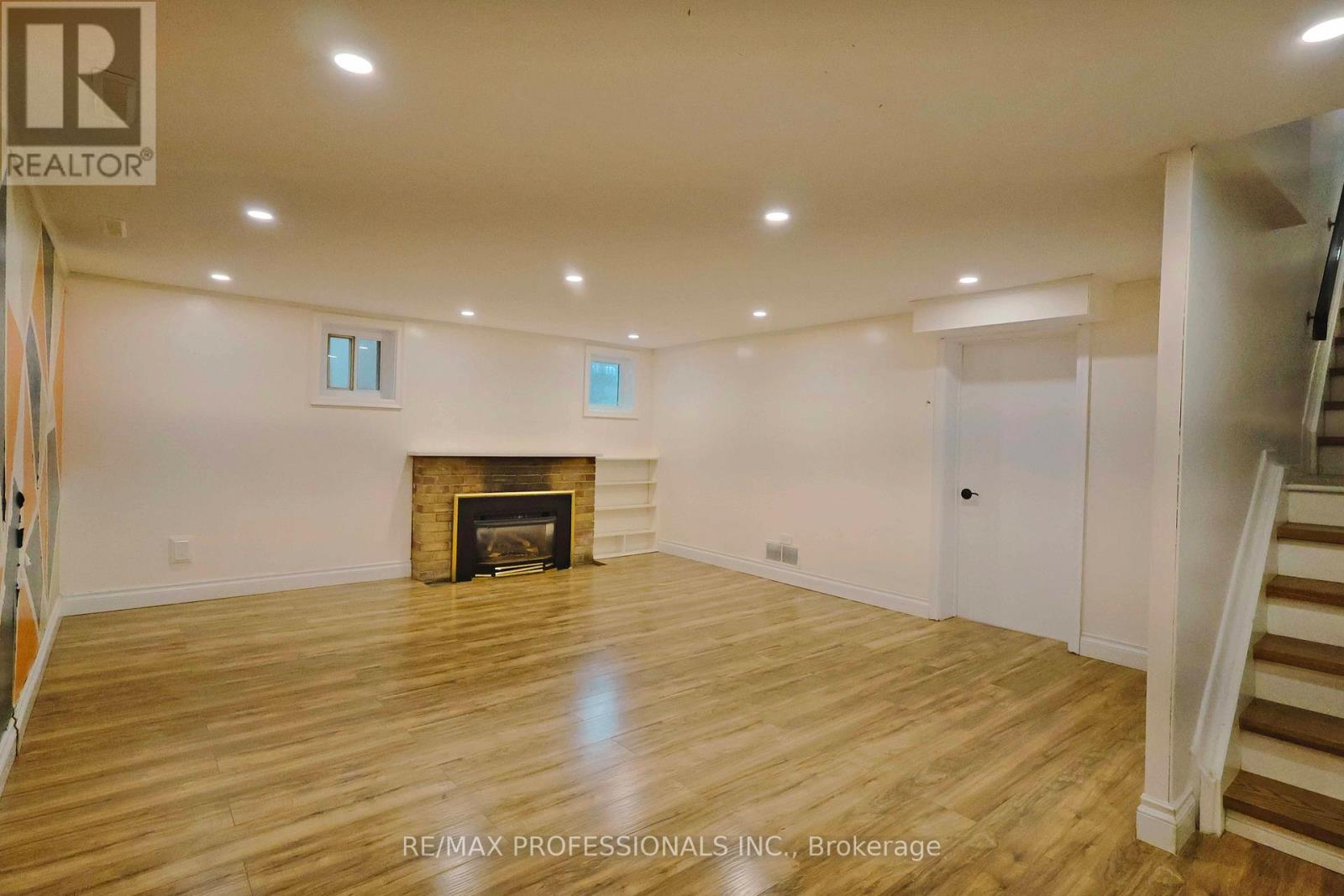 109 Botfield Avenue, Toronto, Ontario  M9B 4E6 - Photo 18 - W12695534