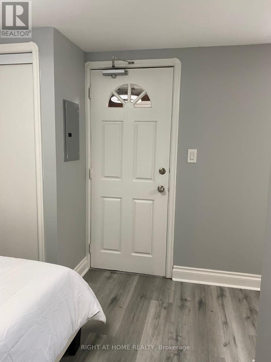 1 - 9 Donald Avenue, Toronto, Ontario  M6M 1J7 - Photo 7 - W12695538