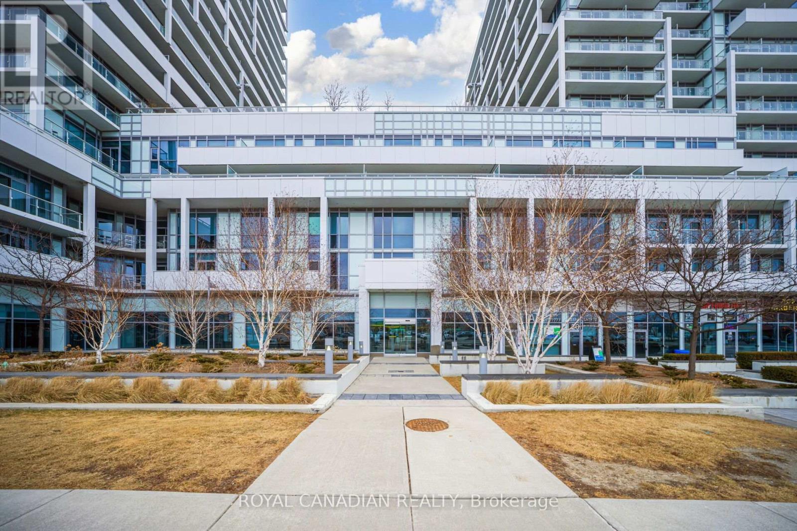 308 - 55 Speers Road, Oakville, Ontario  L6K 0H9 - Photo 2 - W12695548