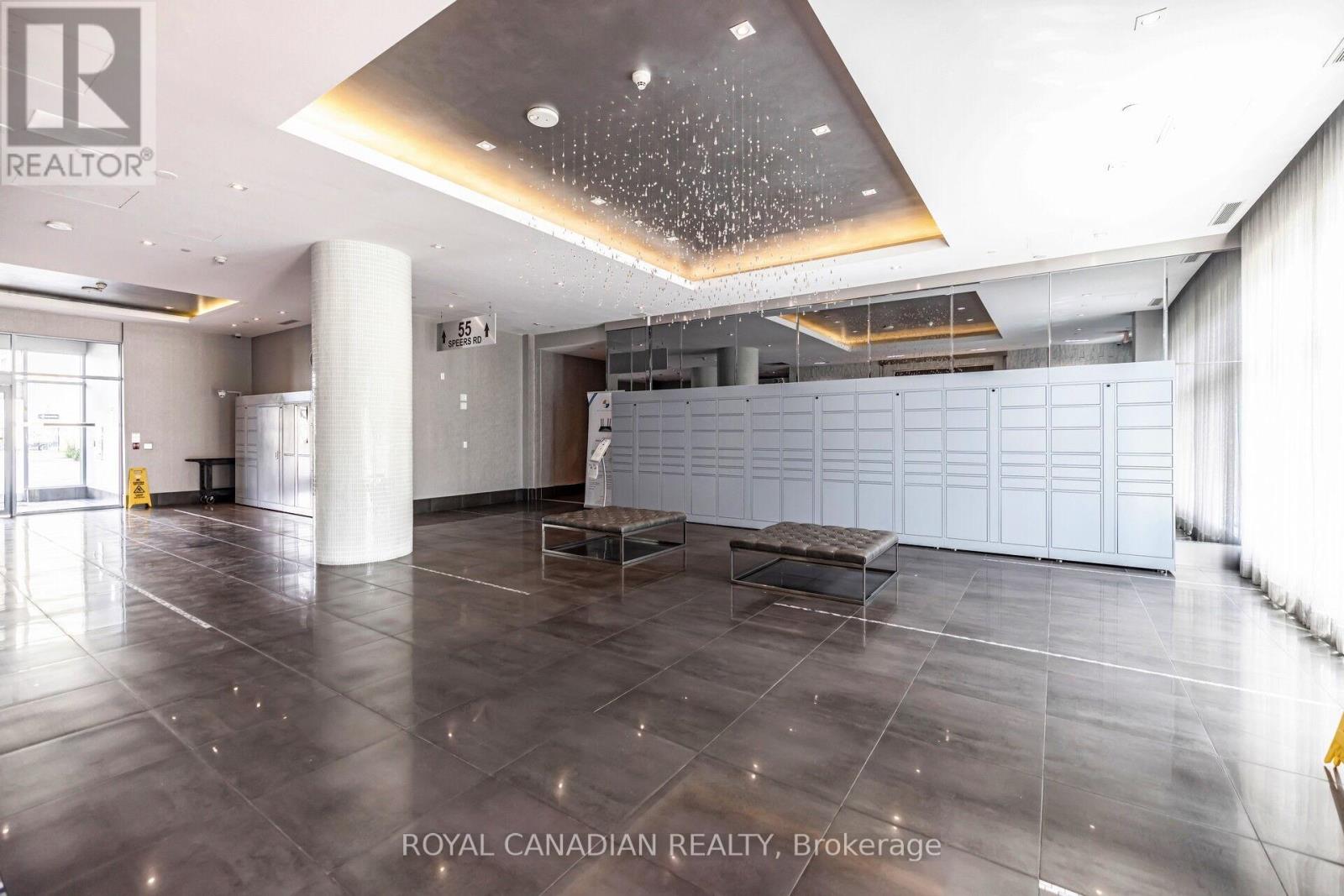 308 - 55 Speers Road, Oakville, Ontario  L6K 0H9 - Photo 4 - W12695548