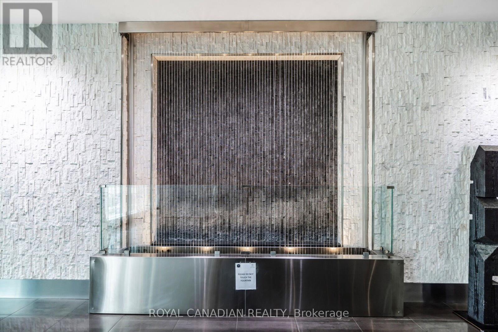 308 - 55 Speers Road, Oakville, Ontario  L6K 0H9 - Photo 5 - W12695548