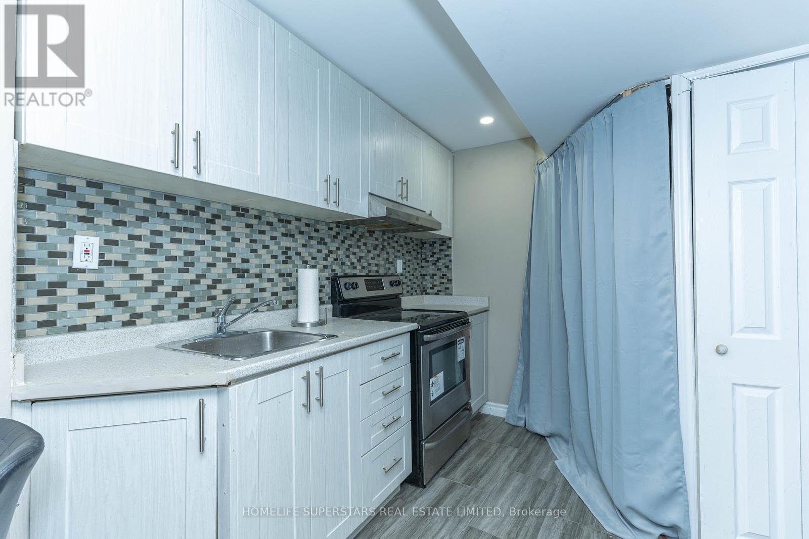 96 Delport Close, Brampton, Ontario  L6P 3T1 - Photo 45 - W12695628