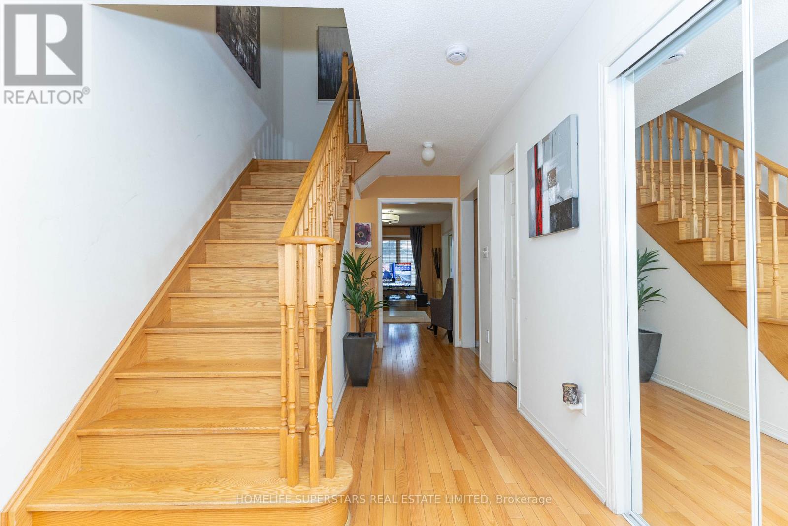 96 Delport Close, Brampton, Ontario  L6P 3T1 - Photo 6 - W12695628