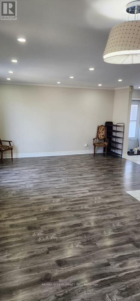 23 Gable Drive, Brampton, Ontario  L6V 2H2 - Photo 10 - W12695638