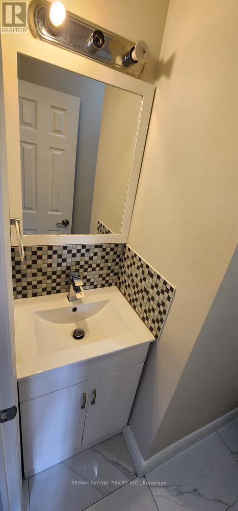 23 Gable Drive, Brampton, Ontario  L6V 2H2 - Photo 7 - W12695638