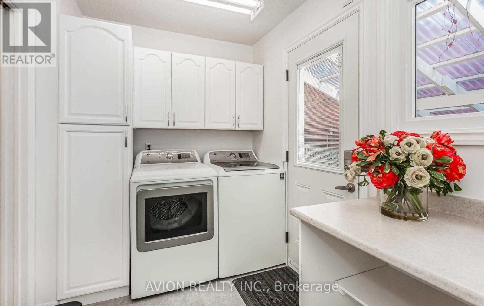 93 Waldie Road, Oakville, Ontario  L6L 6G5 - Photo 13 - W12695650