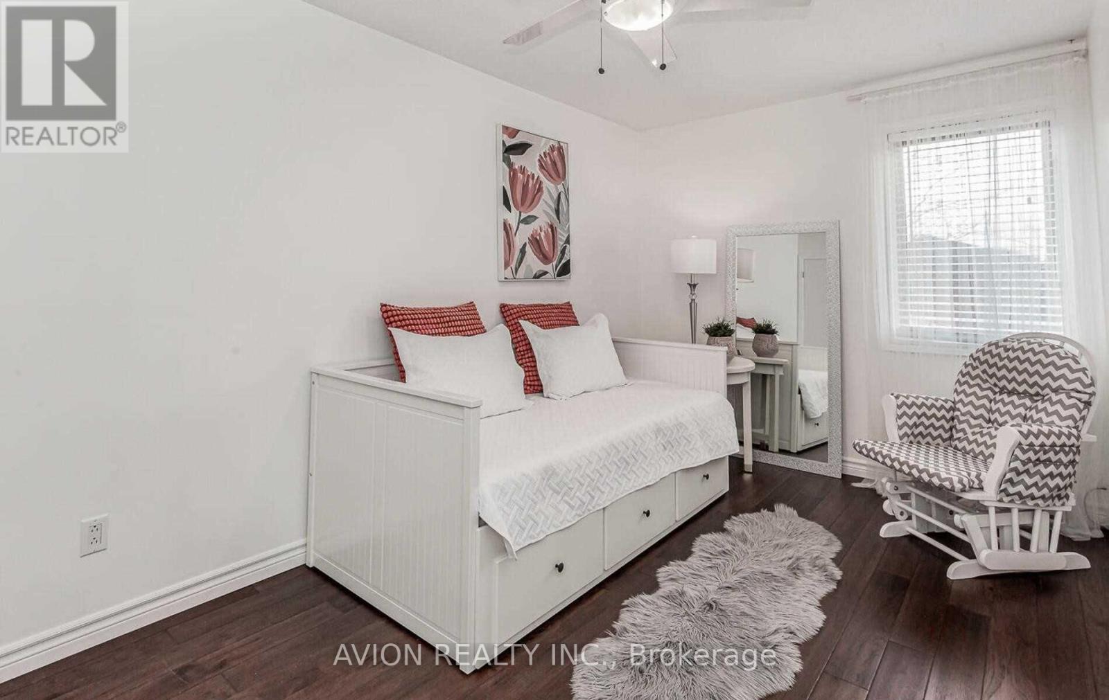 93 Waldie Road, Oakville, Ontario  L6L 6G5 - Photo 21 - W12695650