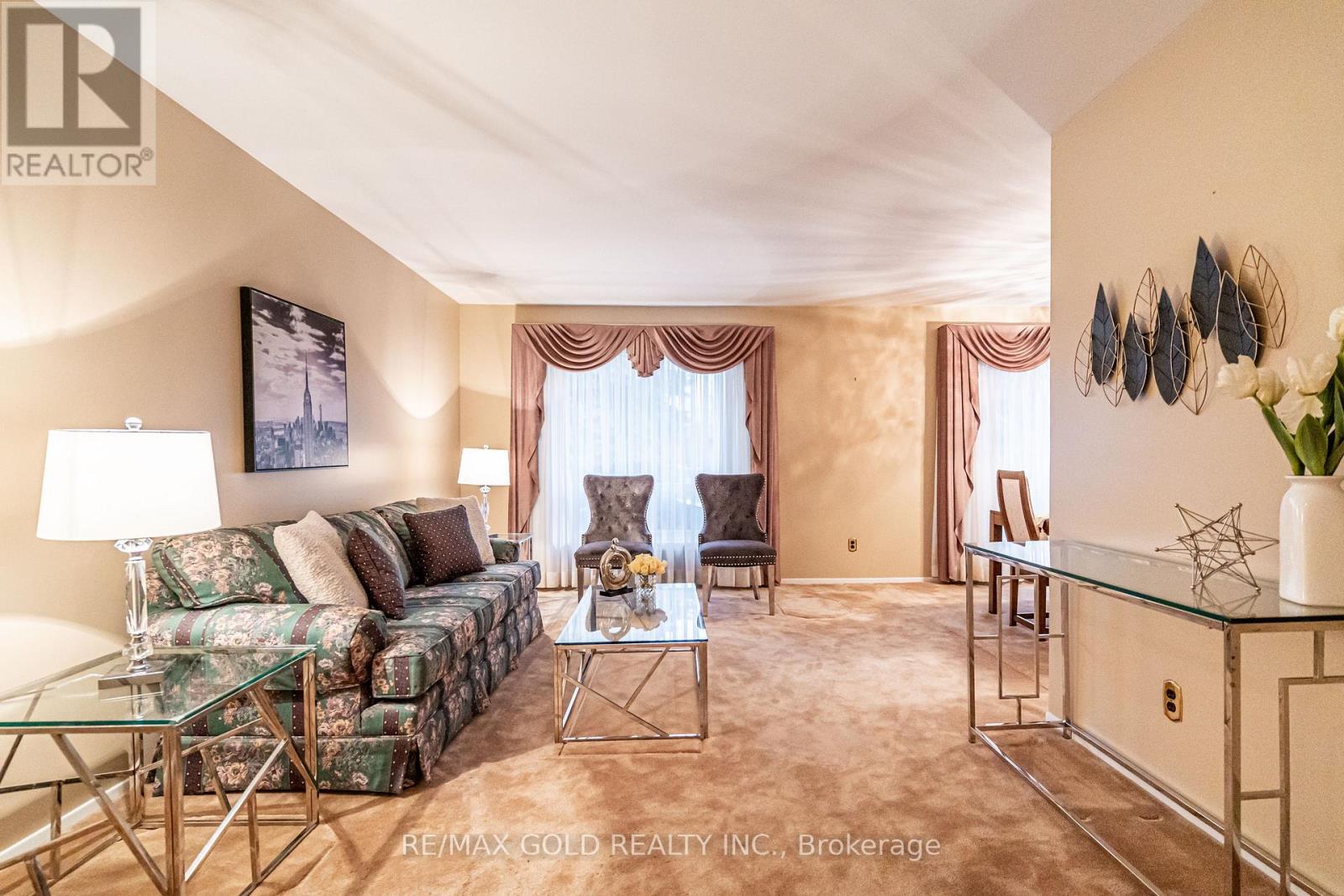 45 Belmont Drive, Brampton, Ontario  L6T 2K5 - Photo 6 - W12694920