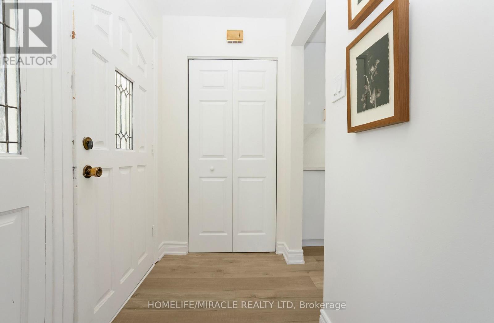 66 Avening Drive, Toronto, Ontario  M9V 1Y1 - Photo 3 - W12695712