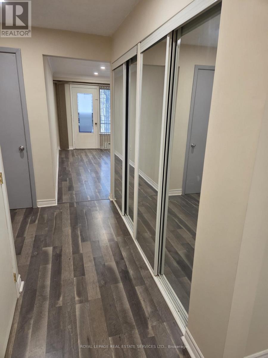 1 - 18 Thirty Third Street, Toronto, Ontario  M8W 3G9 - Photo 14 - W12680690