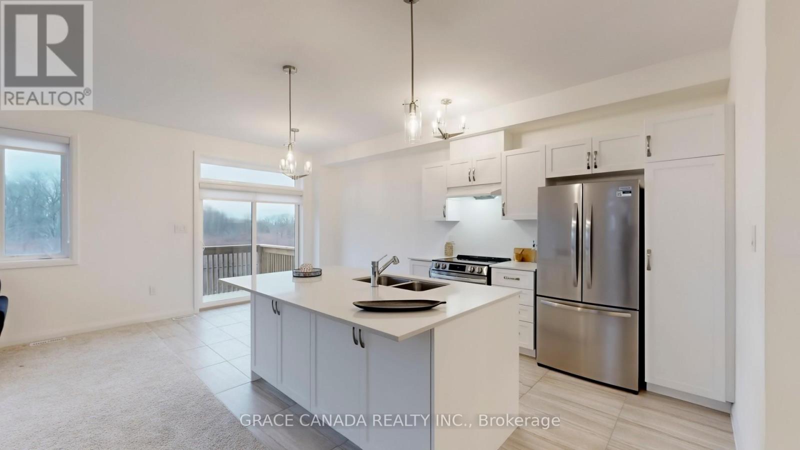 231 Alessio Drive, Hamilton, Ontario  L9B 0K4 - Photo 11 - X12695536