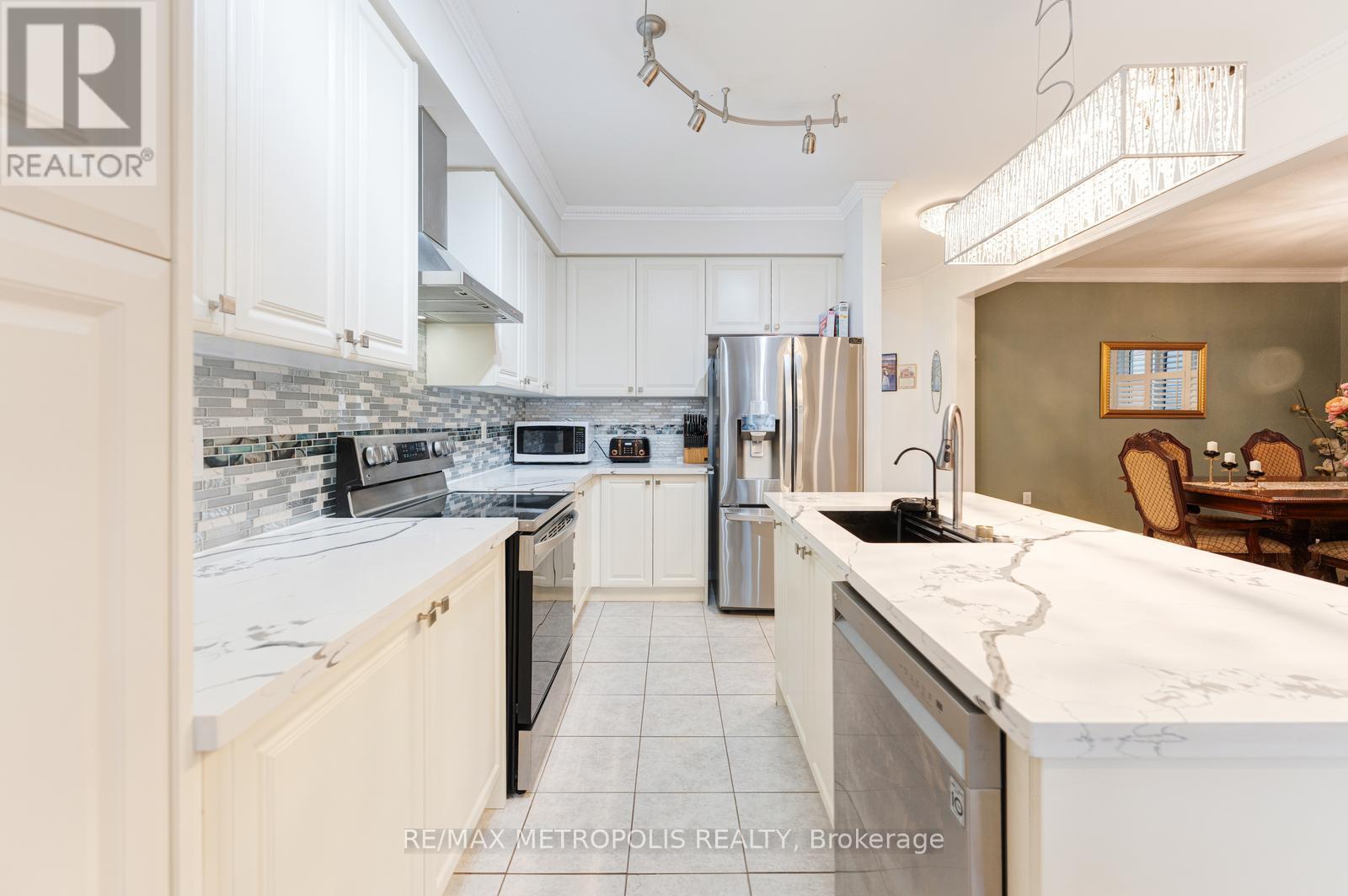 Main - 112 Longboat Run, Brantford, Ontario  N3T 6P4 - Photo 18 - X12695540