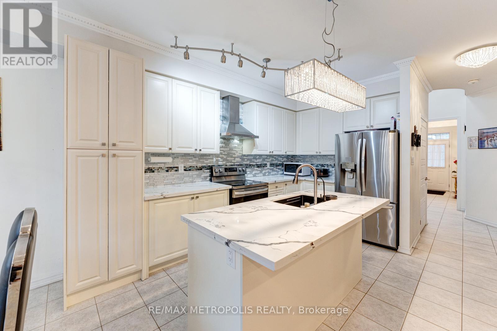 Main - 112 Longboat Run, Brantford, Ontario  N3T 6P4 - Photo 19 - X12695540