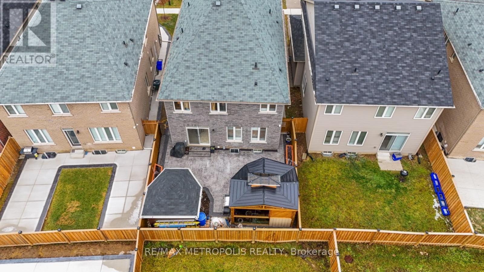 Main - 112 Longboat Run, Brantford, Ontario  N3T 6P4 - Photo 2 - X12695540