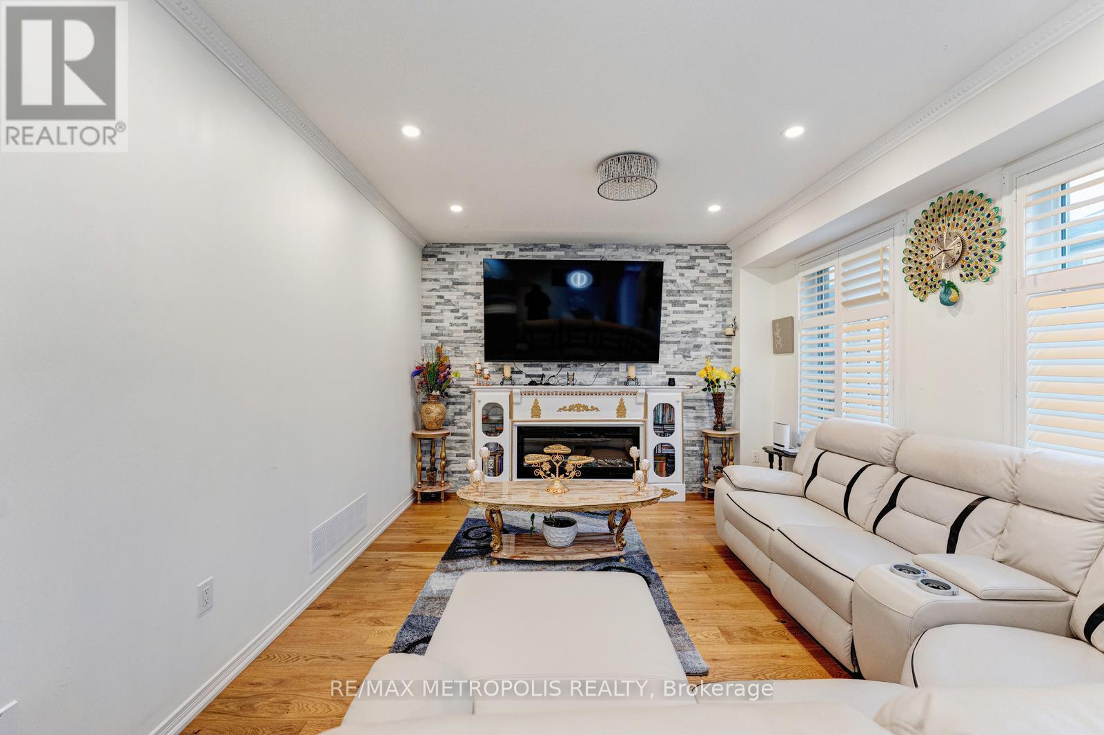 Main - 112 Longboat Run, Brantford, Ontario  N3T 6P4 - Photo 24 - X12695540