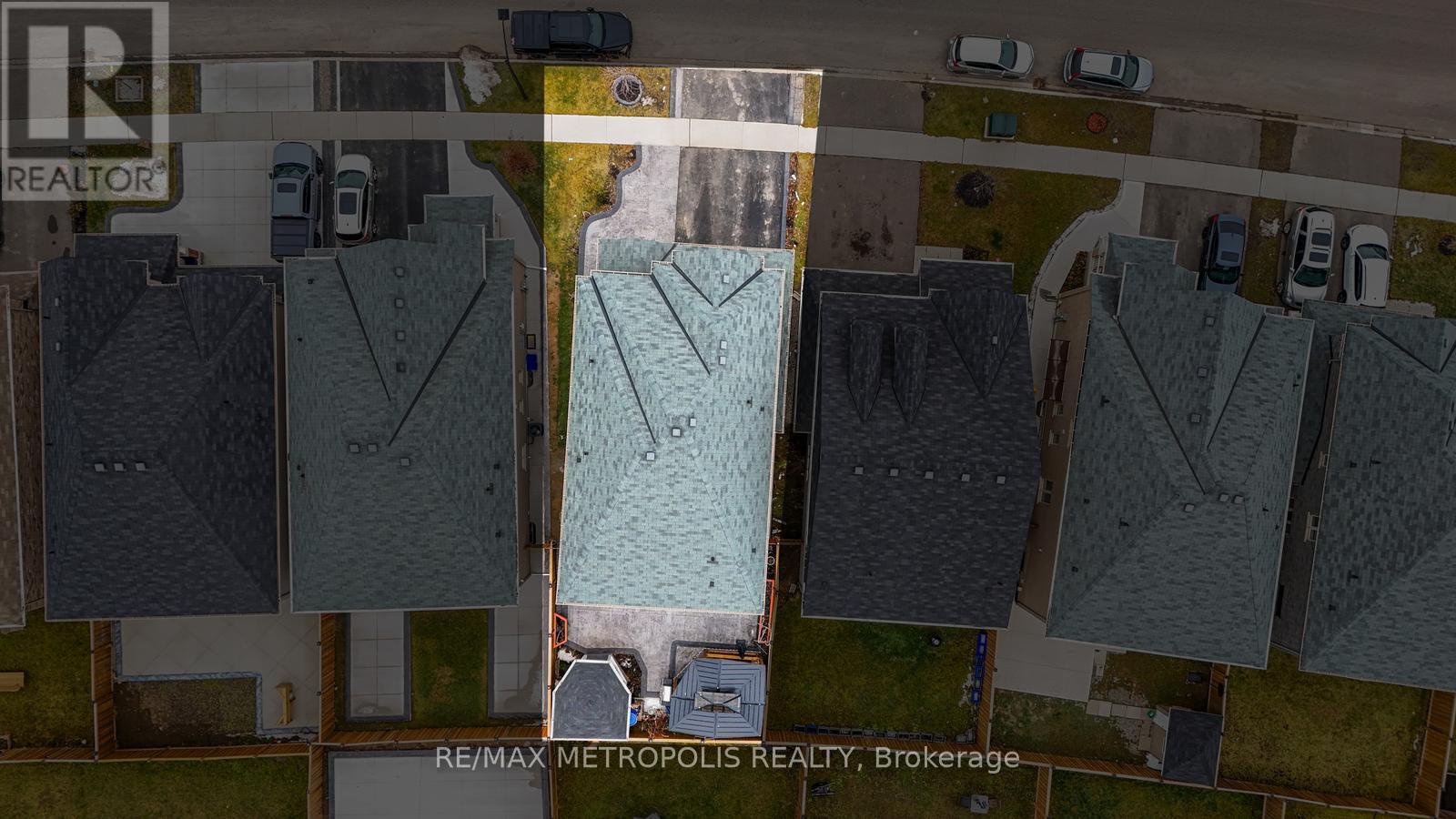 Main - 112 Longboat Run, Brantford, Ontario  N3T 6P4 - Photo 3 - X12695540