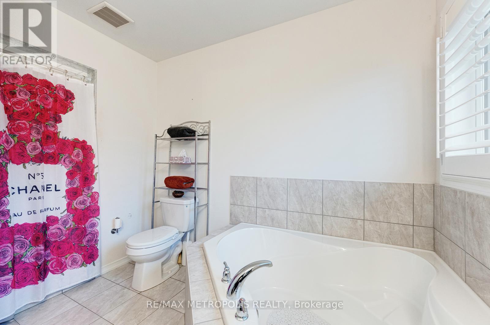 Main - 112 Longboat Run, Brantford, Ontario  N3T 6P4 - Photo 31 - X12695540