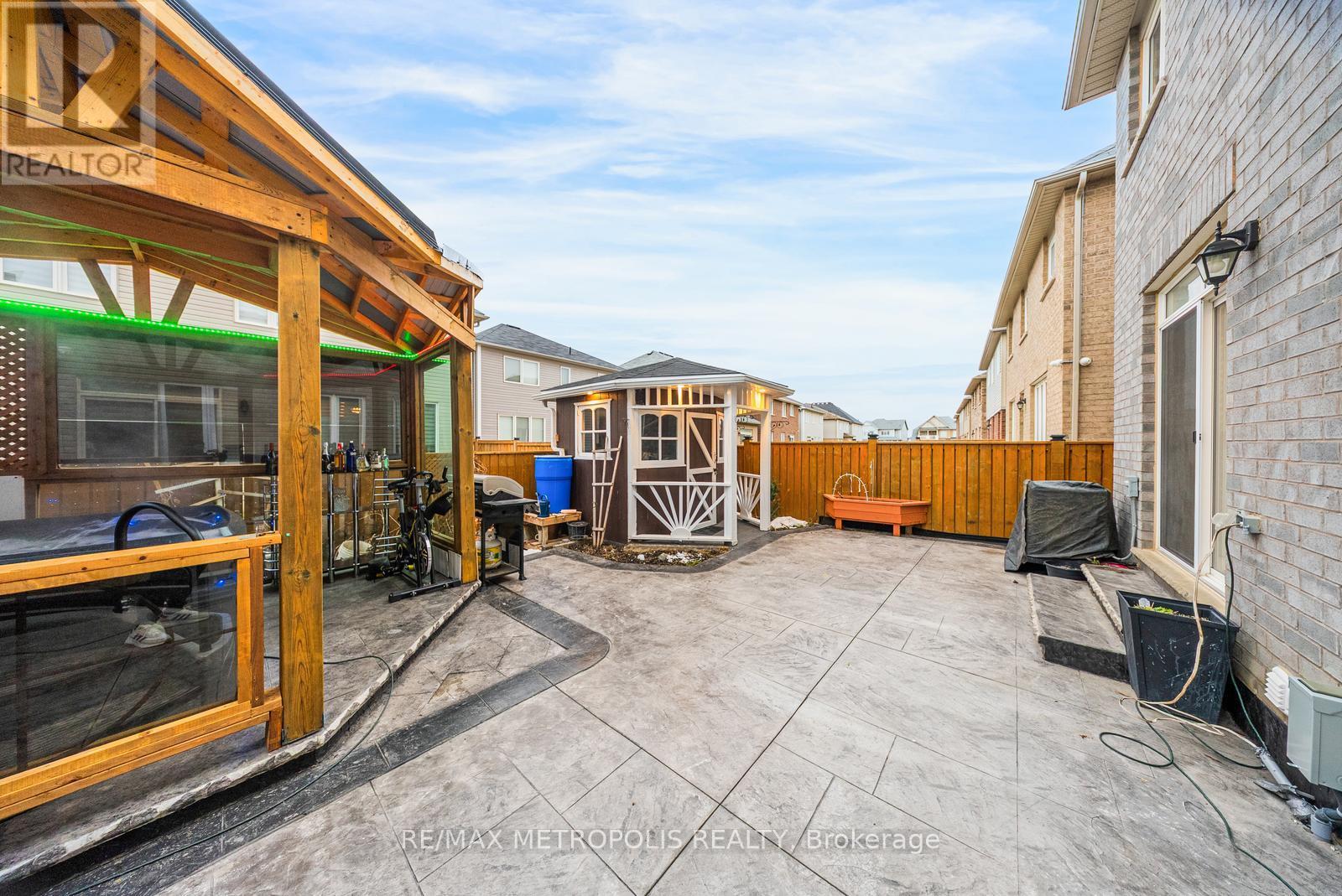 Main - 112 Longboat Run, Brantford, Ontario  N3T 6P4 - Photo 47 - X12695540