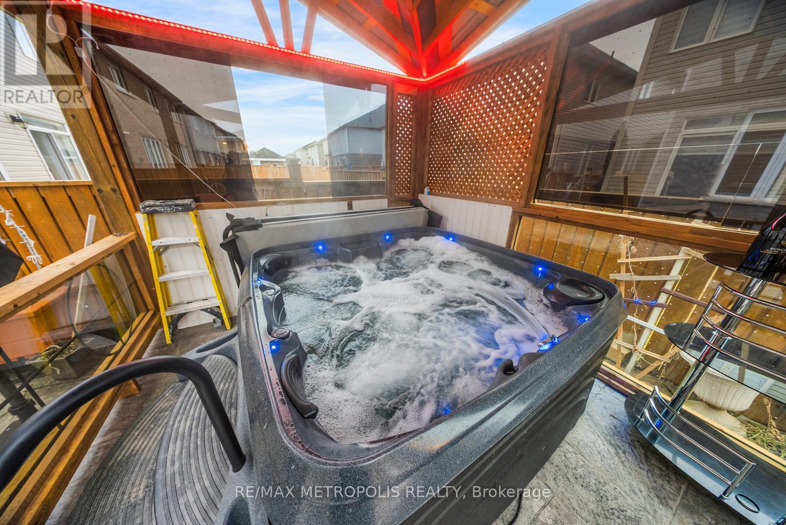 Main - 112 Longboat Run, Brantford, Ontario  N3T 6P4 - Photo 49 - X12695540