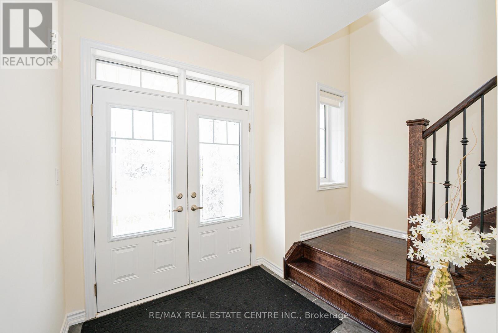 22 Oaktree Drive, Haldimand, Ontario  N3W 0E6 - Photo 5 - X12695602