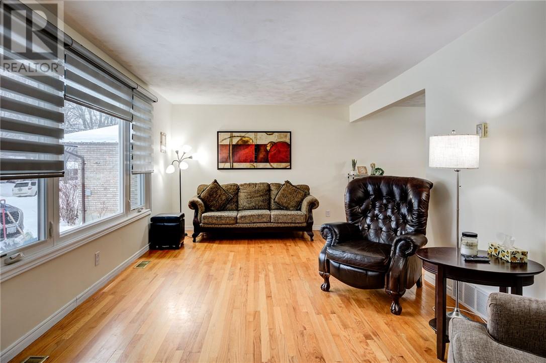 1894 Courtland Drive, Sudbury, Ontario  P3A 1J8 - Photo 4 - 2126063